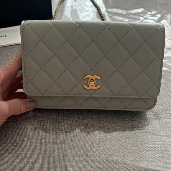 Chanel grey wallet on chain. Straight from Dubai Mall. Hard to find. Sold out - Picture 5 of 12